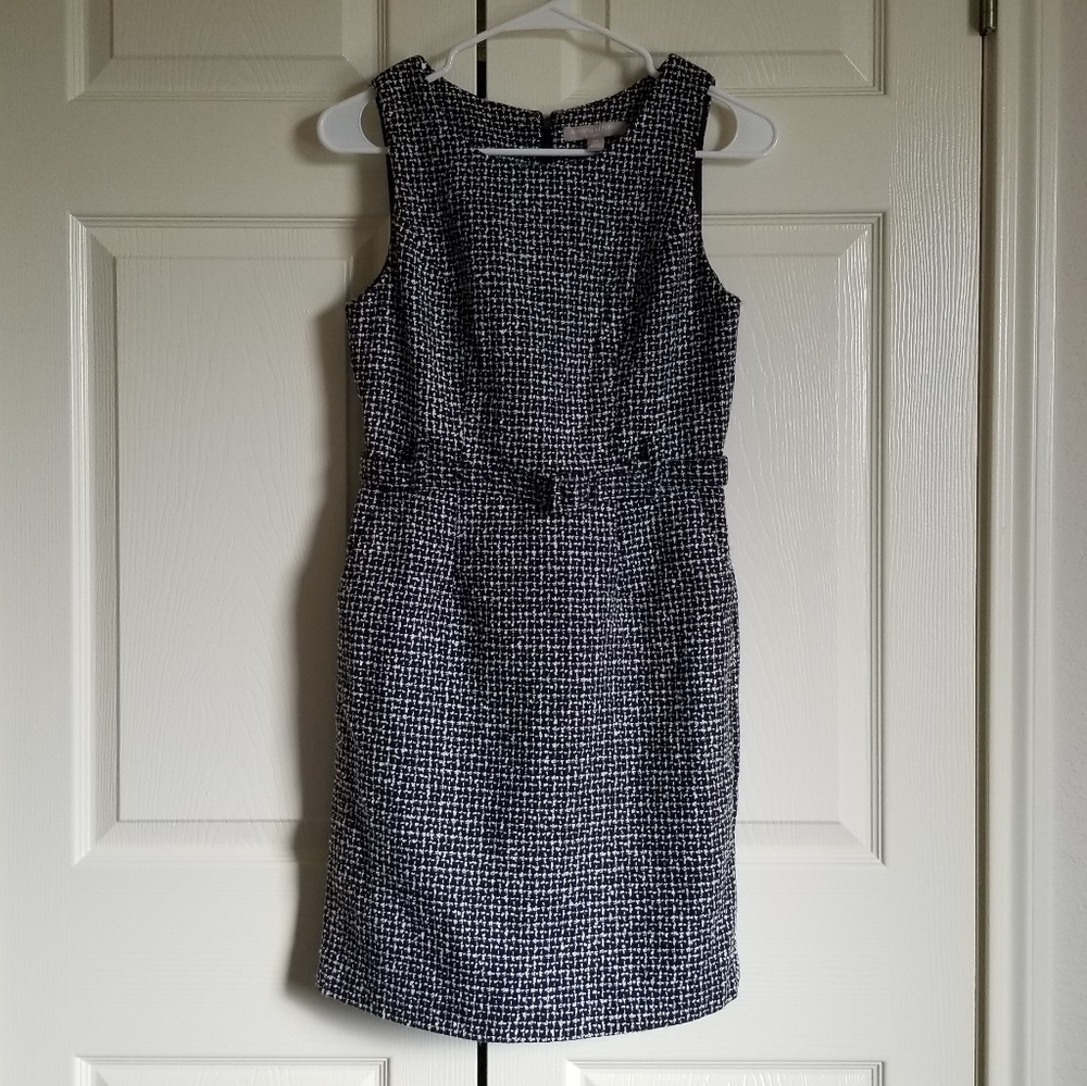 NWT Banana Republic knit dress with belt